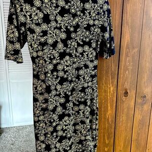 XS LuLaRoe dress. Like new condition.